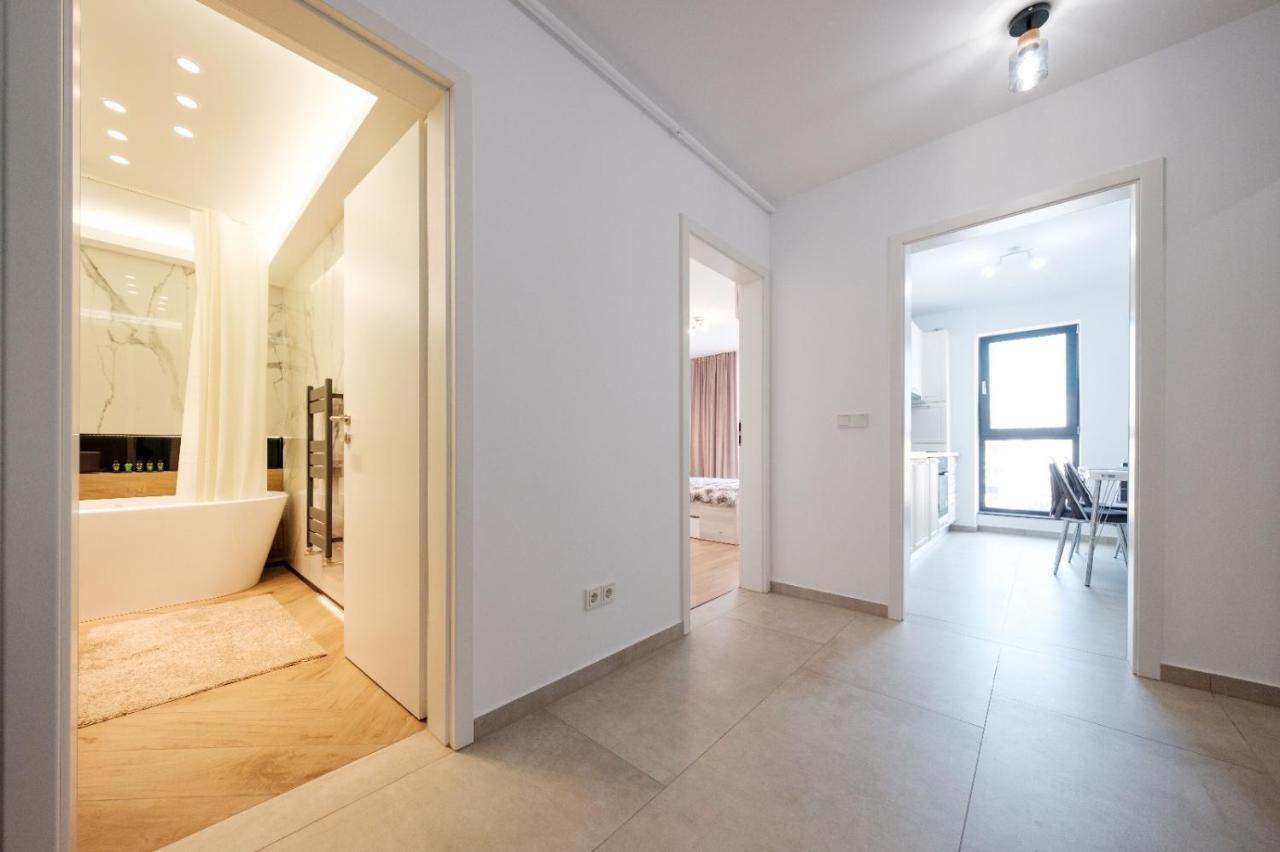 Brand New Luxury Apartment In The Heart Of براشوف المظهر الخارجي الصورة